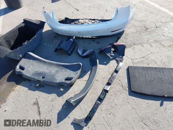 ✅ 2020 Tesla Model 3 Standard Range Plus • VIN: 5YJ3E1EA0LF476809 • Лот: 43784856. Опубликован ранее на IAAI с пробегом 64 366 миль. Бесплатный доступ к архиву аукционных продаж из США и подробный отчёт об истории автомобиля на DreamBid. Изображение 12.