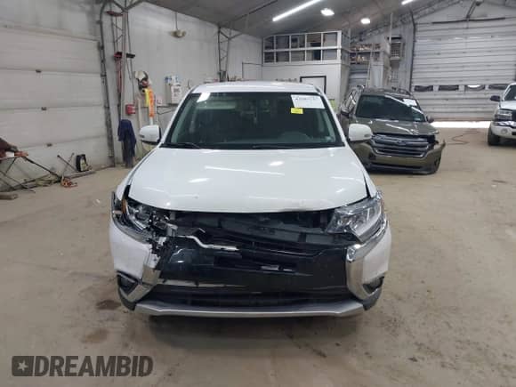 2018 Mitsubishi Outlander ES z VIN JA4AZ3A38JZ010688, wystawiony jako IAAI lot #43287137 z przebiegiem 99 875 mil mil oraz . Historia ofert i sprzedaży dostępna na DreamBid. Obrazek 12.