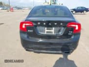 ✅ 2015 Volvo S60 T5 Premier • VIN: YV1612TK7F1342588 • Lot: 43488576. Wystawiony na IAAI z przebiegiem 81 838 mil. Bezpłatny archiwum sprzedaży aukcyjnych z USA i szczegółowy raport historii pojazdu na DreamBid. Zdjęcie 16.