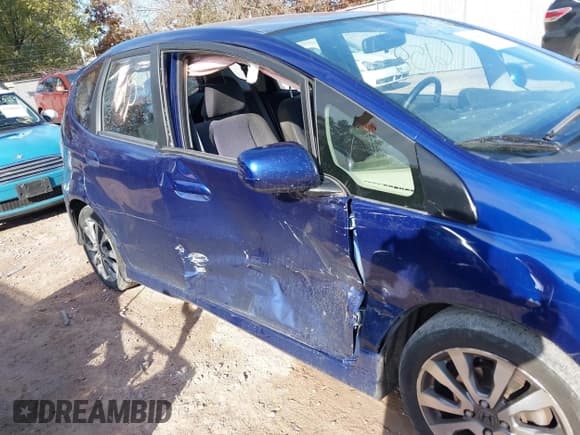 ✅ 2013 Honda Fit Sport • VIN: JHMGE8H55DC068179 • Lot: 43646158. Listed on IAAI with 149,804 mi. Free auction sales archive from the USA and detailed vehicle history report at DreamBid. Image 6.