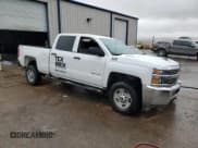 ✅ 2017 Chevrolet Silverado 2500HD Work Truck • VIN: 1GC1KUEY1HF194308 • Lot: 79211534. Wystawiony na Copart z przebiegiem 140 184 mil. Bezpłatny archiwum sprzedaży aukcyjnych z USA i szczegółowy raport historii pojazdu na DreamBid. Zdjęcie 4.
