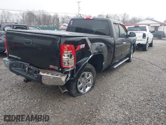 ✅ 2010 GMC Sierra 1500 • VIN: 1GTSCWE01AZ202838 • Lot: 41516702. Wystawiony na IAAI z przebiegiem 173 647 mil. Bezpłatny archiwum sprzedaży aukcyjnych z USA i szczegółowy raport historii pojazdu na DreamBid. Zdjęcie 4.