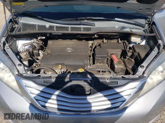 ✅ 2015 Toyota Sienna LE • VIN: 5TDKK3DC5FS680542 • Lot: 86892505. Listed on Copart with 120,017 mi. Free auction sales archive from the USA and detailed vehicle history report at DreamBid. Image 12.