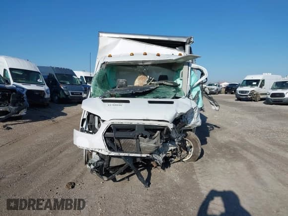 ✅ 2022 Ford Transit • VIN: 1FDBF6Z86NKA40450 • Lot: 41768046. Wystawiony na IAAI z przebiegiem Nie podano. Bezpłatny archiwum sprzedaży aukcyjnych z USA i szczegółowy raport historii pojazdu na DreamBid. Zdjęcie 12.