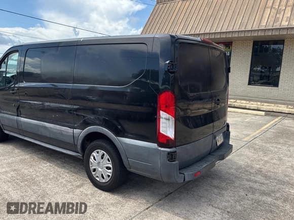 ✅ 2015 Ford Transit Cargo • VIN: 1FTNE1YM3FKA60405 • Лот: 80565295. Опубликован ранее на Copart с пробегом 161 467 миль. Бесплатный доступ к архиву аукционных продаж из США и подробный отчёт об истории автомобиля на DreamBid. Изображение 3.