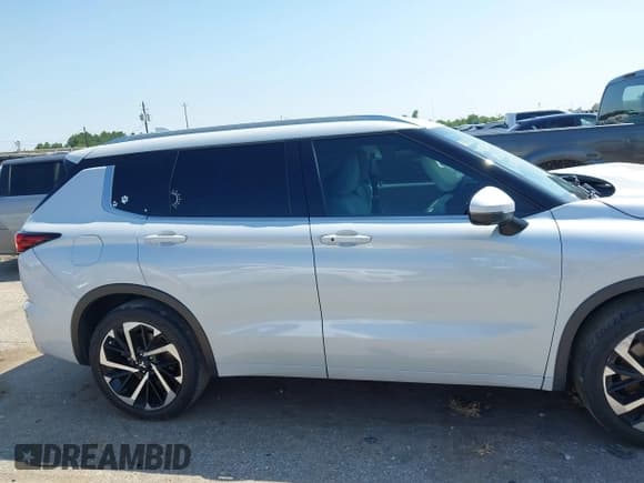 ✅ 2022 Mitsubishi Outlander SEL • VIN: JA4J4VA8XNZ057572 • Lot: 43165710. Wystawiony na IAAI z przebiegiem 19 864 mil. Bezpłatny archiwum sprzedaży aukcyjnych z USA i szczegółowy raport historii pojazdu na DreamBid. Zdjęcie 13.