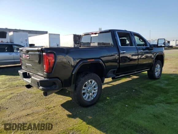 ✅ 2022 GMC Sierra 3500HD Denali • VIN: 1GT49WEY9NF225367 • Lot: 81856564. Wystawiony na Copart z przebiegiem Nie podano. Bezpłatny archiwum sprzedaży aukcyjnych z USA i szczegółowy raport historii pojazdu na DreamBid. Zdjęcie 3.