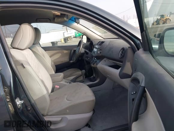 ✅ 2011 Toyota RAV4 • VIN: 2T3ZF4DV6BW058289 • Лот: 43647039. Опубликован ранее на IAAI с пробегом 141 814 миль. Бесплатный доступ к архиву аукционных продаж из США и подробный отчёт об истории автомобиля на DreamBid. Изображение 5.