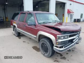 ✅ 1998 Chevrolet Suburban • VIN: 1GNFK16R6WJ355393 • Lot: 42703001. Listed on IAAI with 208,679 mi. Free auction sales archive from the USA and detailed vehicle history report at DreamBid. Image 1.