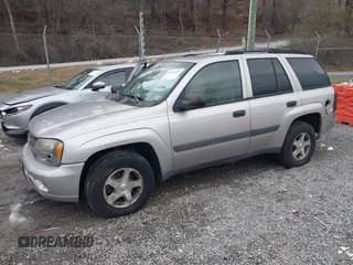 ✅ 2005 Chevrolet TrailBlazer LS • VIN: 1GNDT13S352346316 • Лот: 43914505. Опубликован ранее на IAAI с пробегом 113 390 миль. Бесплатный доступ к архиву аукционных продаж из США и подробный отчёт об истории автомобиля на DreamBid. Изображение 2.