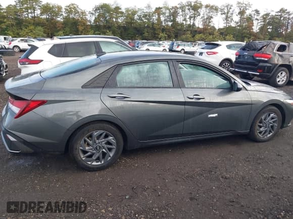 ✅ 2024 Hyundai Elantra SEL • VIN: KMHLM4DG0RU812898 • Lot: 43446196. Listed on IAAI with 11,043 mi. Free auction sales archive from the USA and detailed vehicle history report at DreamBid. Image 13.