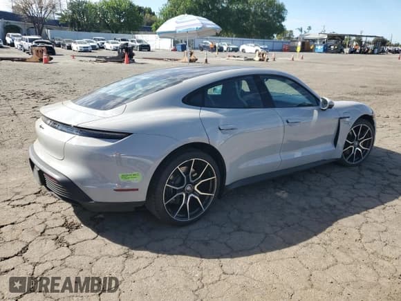 ✅ 2023 Porsche Taycan • VIN: WP0AA2Y11PSA10435 • Lot: 46842665. Wystawiony na Copart z przebiegiem 13 134 mil. Bezpłatny archiwum sprzedaży aukcyjnych z USA i szczegółowy raport historii pojazdu na DreamBid. Zdjęcie 3.