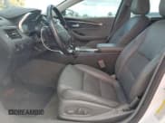 ✅ 2019 Chevrolet Impala LT • VIN: 2G11Z5S3XK9118802 • Лот: 77451864. Опубликован ранее на Copart с пробегом 240 798 миль. Бесплатный доступ к архиву аукционных продаж из США и подробный отчёт об истории автомобиля на DreamBid. Изображение 7.