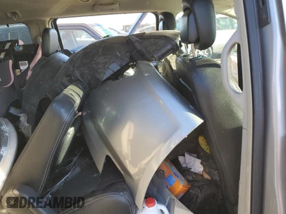 ✅ 2015 Chrysler Town & Country Touring L • VIN: 2C4RC1CG1FR521899 • Лот: 90494585. Опубликован ранее на Copart с пробегом Не указан. Бесплатный доступ к архиву аукционных продаж из США и подробный отчёт об истории автомобиля на DreamBid. Изображение 11.