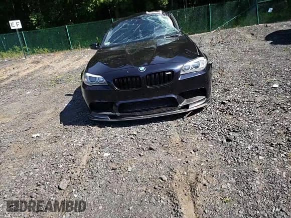 ✅ 2013 BMW M5 • VIN: WBSFV9C52DC773993 • Lot: 70976204. Wystawiony na Copart z przebiegiem 145 502 mil. Bezpłatny archiwum sprzedaży aukcyjnych z USA i szczegółowy raport historii pojazdu na DreamBid. Zdjęcie 11.