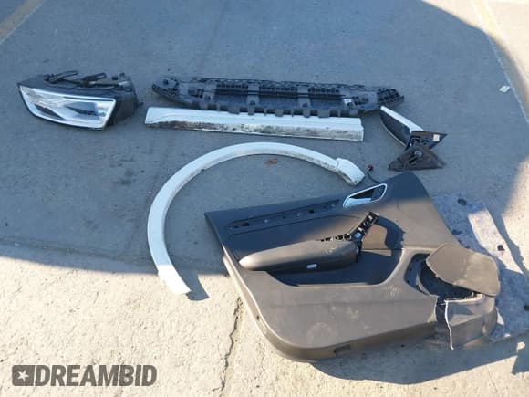 ✅ 2018 Audi Q3 Premium • VIN: WA1BCCFS1JR025281 • Лот: 43562933. Опубликован ранее на IAAI с пробегом 106 138 миль. Бесплатный доступ к архиву аукционных продаж из США и подробный отчёт об истории автомобиля на DreamBid. Изображение 12.