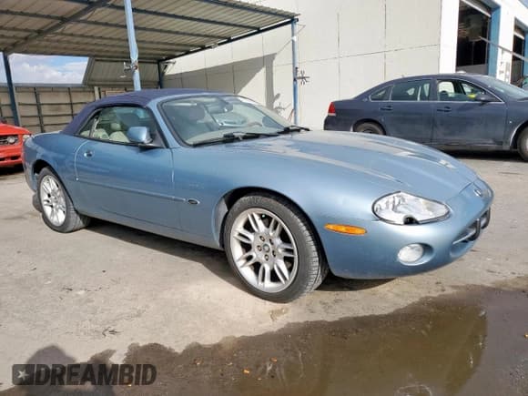 ✅ 2002 Jaguar XK • VIN: SAJDA42C02NA27268 • Lot: 81468085. Wystawiony na Copart z przebiegiem 65 764 mil. Bezpłatny archiwum sprzedaży aukcyjnych z USA i szczegółowy raport historii pojazdu na DreamBid. Zdjęcie 4.
