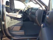 ✅ 2024 Chevrolet Silverado 1500 Custom • VIN: 1GCPABEK9RZ166558 • Lot: 43593685. Wystawiony na IAAI z przebiegiem 22 784 mil. Bezpłatny archiwum sprzedaży aukcyjnych z USA i szczegółowy raport historii pojazdu na DreamBid. Zdjęcie 5.