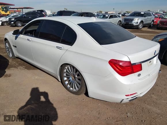 ✅ 2010 BMW 7 Series 750Li • VIN: WBAKB8C52ACY62724 • Lot: 43810543. Listed on IAAI with 148,337 mi. Free auction sales archive from the USA and detailed vehicle history report at DreamBid. Image 3.