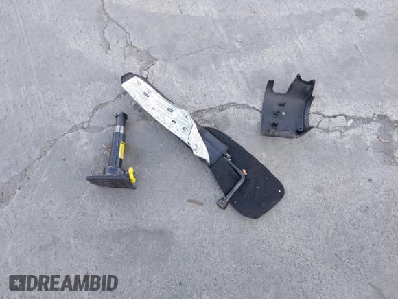 ✅ 2001 Chevrolet Tahoe LT • VIN: 1GNEK13T01J118662 • Lot: 43786967. Listed on IAAI with 346,882 mi. Free auction sales archive from the USA and detailed vehicle history report at DreamBid. Image 12.