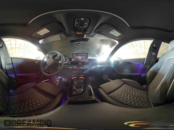 ✅ 2024 Audi RS 5 Sportback • VIN: WUAAWCF52RA900156 • Лот: 73061624. Опубликован ранее на Copart с пробегом 4 099 миль. Бесплатный доступ к архиву аукционных продаж из США и подробный отчёт об истории автомобиля на DreamBid. Изображение 12.