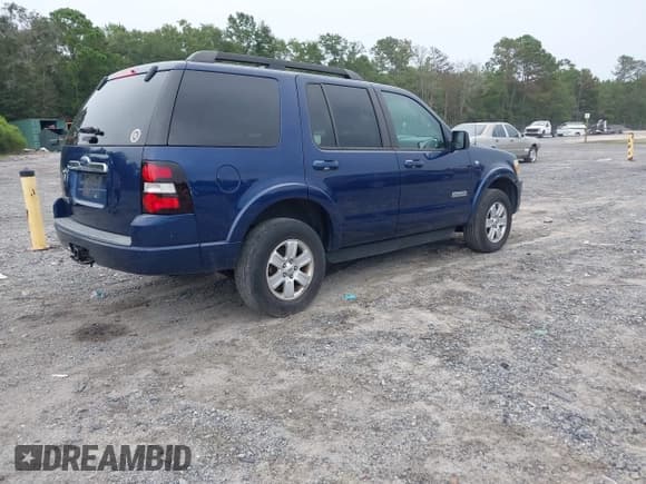 ✅ 2008 Ford Explorer XLT • VIN: 1FMEU63808UA88918 • Lot: 42898386. Wystawiony na IAAI z przebiegiem 225 594 mil. Bezpłatny archiwum sprzedaży aukcyjnych z USA i szczegółowy raport historii pojazdu na DreamBid. Zdjęcie 4.