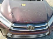 ✅ 2018 Toyota Highlander LE • VIN: 5TDZZRFHXJS260189 • Лот: 69824505. Опубликован ранее на Copart с пробегом Не указан. Бесплатный доступ к архиву аукционных продаж из США и подробный отчёт об истории автомобиля на DreamBid. Изображение 11.