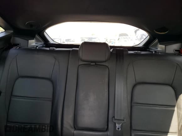 ✅ 2018 Jaguar E-Pace S • VIN: SADFJ2FX2J1Z17528 • Lot: 67758933. Wystawiony na Copart z przebiegiem 81 576 mil. Bezpłatny archiwum sprzedaży aukcyjnych z USA i szczegółowy raport historii pojazdu na DreamBid. Zdjęcie 10.