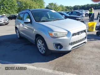 ✅ 2013 Mitsubishi Outlander SE • VIN: 4A4AP4AU5DE011263 • Lot: 43081558. Wystawiony na IAAI z przebiegiem 164 106 mil. Bezpłatny archiwum sprzedaży aukcyjnych z USA i szczegółowy raport historii pojazdu na DreamBid. Zdjęcie 1.