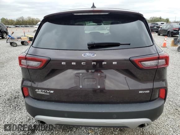 ✅ 2023 Ford Escape Active • VIN: 1FMCU9GN1PUB32657 • Lot: 82706535. Wystawiony na Copart z przebiegiem 18 420 mil. Bezpłatny archiwum sprzedaży aukcyjnych z USA i szczegółowy raport historii pojazdu na DreamBid. Zdjęcie 6.