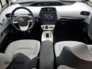 ✅ 2017 Toyota Prius Four Touring • VIN: JTDKARFU6H3053865 • Lot: 90540375. Wystawiony na Copart z przebiegiem 55 351 mil. Bezpłatny archiwum sprzedaży aukcyjnych z USA i szczegółowy raport historii pojazdu na DreamBid. Zdjęcie 8.