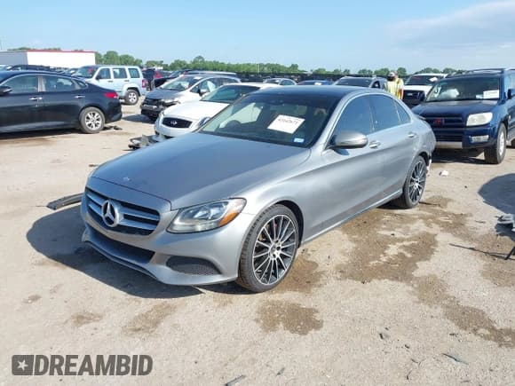 ✅ 2016 Mercedes-Benz C 300 • VIN: 55SWF4JBXGU144956 • Lot: 42442671. Wystawiony na IAAI z przebiegiem 96 141 mil. Bezpłatny archiwum sprzedaży aukcyjnych z USA i szczegółowy raport historii pojazdu na DreamBid. Zdjęcie 2.