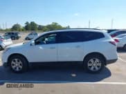 ✅ 2017 Chevrolet Traverse LT • VIN: 1GNKVHKD2HJ215482 • Lot: 43428142. Wystawiony na IAAI z przebiegiem 197 327 mil. Bezpłatny archiwum sprzedaży aukcyjnych z USA i szczegółowy raport historii pojazdu na DreamBid. Zdjęcie 14.