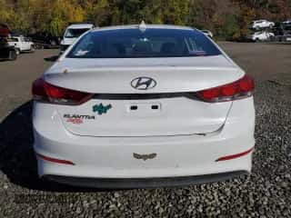 2018 Hyundai Elantra SEL с VIN 5NPD84LF0JH226237, выставлен на аукционе Copart как лот 87423355 с пробегом 155 631 миль миль и Списание • Salvage title. История ставок и продаж доступна на DreamBid. Изображение 6.