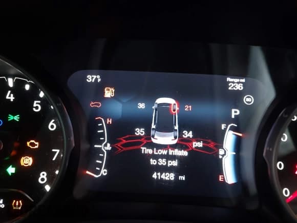 ✅ 2021 Jeep Compass Latitude • VIN: 3C4NJDBBXMT522281 • Lot: 41546537. Listed on IAAI with 41,428 mi. Free auction sales archive from the USA and detailed vehicle history report at DreamBid. Image 15.