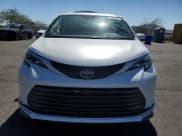 ✅ 2022 Toyota Sienna Platinum • VIN: 5TDERKEC7NS129528 • Lot: 84002825. Wystawiony na Copart z przebiegiem 52 318 mil. Bezpłatny archiwum sprzedaży aukcyjnych z USA i szczegółowy raport historii pojazdu na DreamBid. Zdjęcie 5.