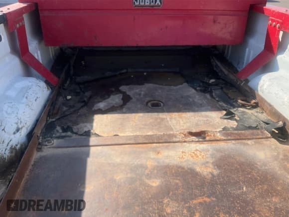 ✅ 2019 Chevrolet Silverado 2500HD Work Truck • VIN: 1GC1CREG4KF222935 • Лот: 43855560. Опубликован ранее на IAAI с пробегом 220 407 миль. Бесплатный доступ к архиву аукционных продаж из США и подробный отчёт об истории автомобиля на DreamBid. Изображение 2.