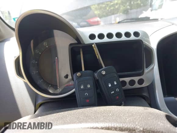 ✅ 2013 Chevrolet Sonic RS • VIN: 1G1JG6SB2D4223228 • Lot: 42941851. Wystawiony na IAAI z przebiegiem 120 433 mil mil. Skorzystaj z bezpłatnego archiwum sprzedaży aukcyjnych z USA i zobacz szczegółowy raport historii pojazdu na DreamBid. Zdjęcie 11.