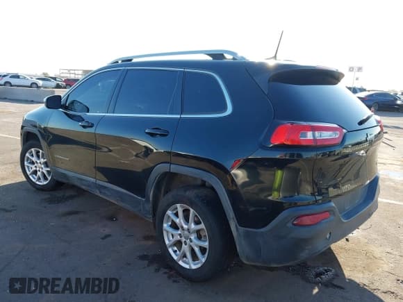 ✅ 2018 Jeep Cherokee Latitude • VIN: 1C4PJLCB1JD615340 • Lot: 42591940. Listed on IAAI with 120,239 mi. Free auction sales archive from the USA and detailed vehicle history report at DreamBid. Image 3.