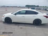 ✅ 2018 Nissan Altima SL • VIN: 1N4AL3AP0JC269565 • Lot: 42791857. Wystawiony na IAAI z przebiegiem 111 000 mil. Bezpłatny archiwum sprzedaży aukcyjnych z USA i szczegółowy raport historii pojazdu na DreamBid. Zdjęcie 14.