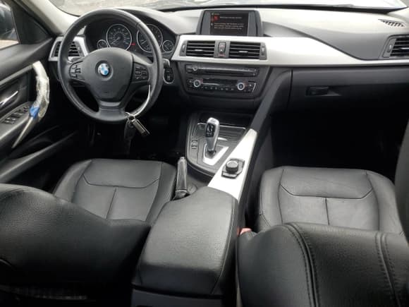 ✅ 2013 BMW 3 Series 328i • VIN: WBA3C1G54DNR48063 • Lot: 80756365. Wystawiony na Copart z przebiegiem 94 796 mil. Bezpłatny archiwum sprzedaży aukcyjnych z USA i szczegółowy raport historii pojazdu na DreamBid. Zdjęcie 8.