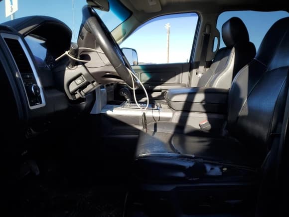 ✅ 2012 Ram 1500 Sport • VIN: 1C6RD7MTXCS157981 • Lot: 82426165. Wystawiony na Copart z przebiegiem 381 914 mil. Bezpłatny archiwum sprzedaży aukcyjnych z USA i szczegółowy raport historii pojazdu na DreamBid. Zdjęcie 7.