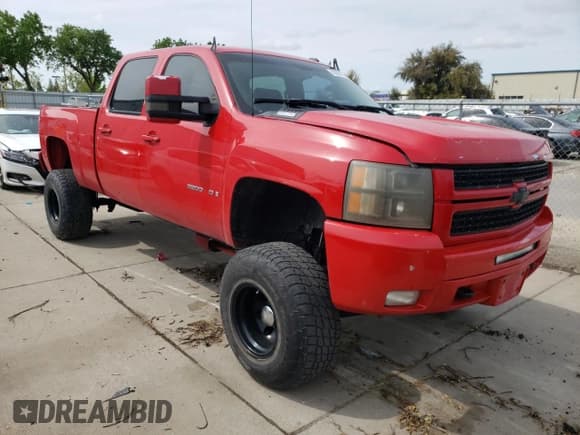 ✅ 2007 Chevrolet Silverado 2500HD LTZ • VIN: 1GCHK23667F548097 • Лот: 52038115. Опубликован ранее на Copart с пробегом Не указан. Бесплатный доступ к архиву аукционных продаж из США и подробный отчёт об истории автомобиля на DreamBid. Изображение 4.