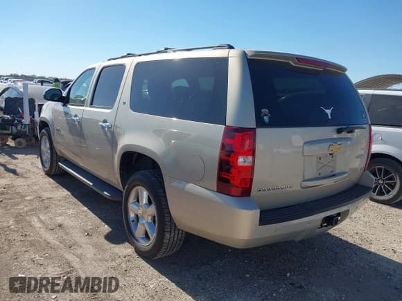 ✅ 2012 Chevrolet Suburban LT • VIN: 1GNSKJE77CR302438 • Lot: 43601904. Listed on IAAI with 162,986 mi. Free auction sales archive from the USA and detailed vehicle history report at DreamBid. Image 3.