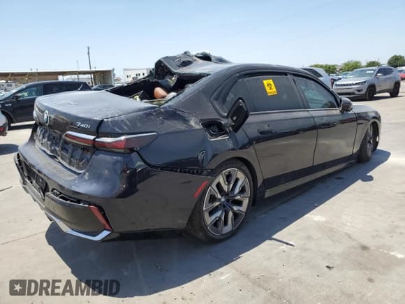 ✅ 2023 BMW 7 Series 740i • VIN: WBA23EH07PCL47297 • Лот: 60743543. Опубликован ранее на Copart с пробегом Не указан. Бесплатный доступ к архиву аукционных продаж из США и подробный отчёт об истории автомобиля на DreamBid. Изображение 3.