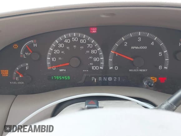 ✅ 2002 Ford Expedition XLT • VIN: 1FMRU15W22LA47171 • Лот: 41941635. Опубликован ранее на IAAI с пробегом 179 545 миль. Бесплатный доступ к архиву аукционных продаж из США и подробный отчёт об истории автомобиля на DreamBid. Изображение 7.