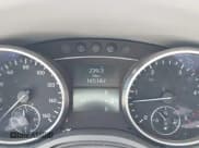 ✅ 2009 Mercedes-Benz M 320 • VIN: 4JGBB25E29A481911 • Lot: 42812916. Wystawiony na IAAI z przebiegiem 165 187 mil. Bezpłatny archiwum sprzedaży aukcyjnych z USA i szczegółowy raport historii pojazdu na DreamBid. Zdjęcie 7.