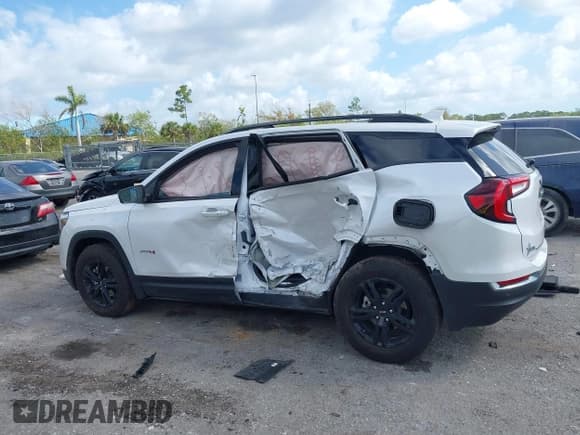 ✅ 2024 GMC Terrain AT4 • VIN: 3GKALYEG4RL380612 • Lot: 41579408. Listed on IAAI with 9,739 mi. Free auction sales archive from the USA and detailed vehicle history report at DreamBid. Image 14.