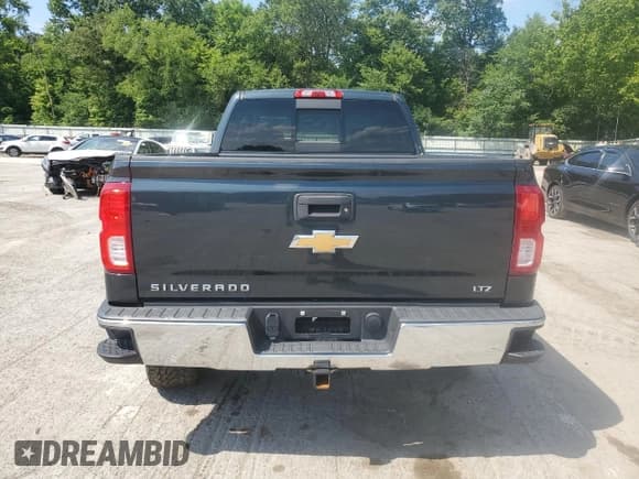 ✅ 2018 Chevrolet Silverado 1500 LTZ • VIN: 1GCVKSEC1JZ102645 • Lot: 68483325. Wystawiony na Copart z przebiegiem 79 827 mil. Bezpłatny archiwum sprzedaży aukcyjnych z USA i szczegółowy raport historii pojazdu na DreamBid. Zdjęcie 6.