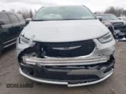 ✅ 2023 Chrysler Pacifica Touring L • VIN: 2C4RC1BG2PR624607 • Lot: 43731422. Wystawiony na IAAI z przebiegiem 63 563 mil. Bezpłatny archiwum sprzedaży aukcyjnych z USA i szczegółowy raport historii pojazdu na DreamBid. Zdjęcie 11.